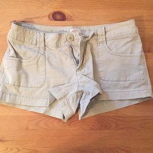 💥priced dropped 💥Mossimo Khaki Shorts